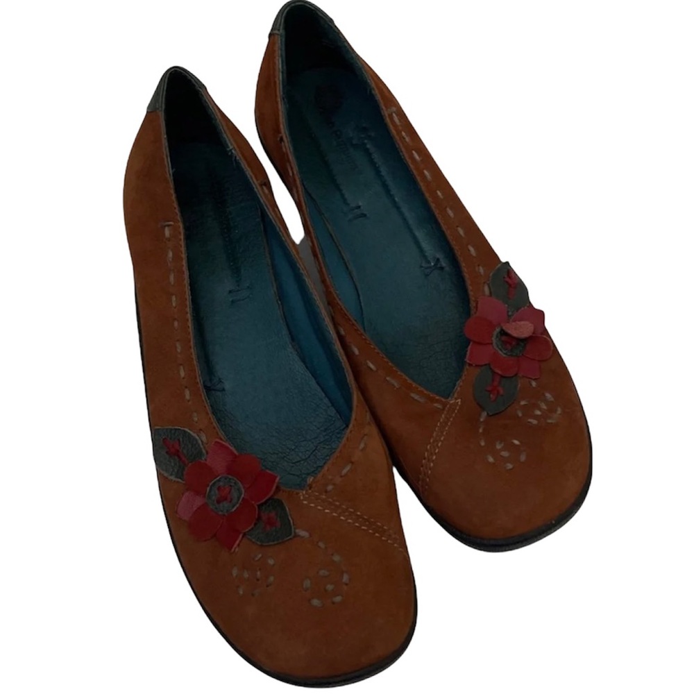 Orange/Brown floral Hush Puppies. Size 8